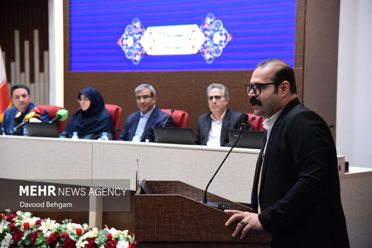 نشست سخنگوی دولت با اصحاب رسانه مشهد