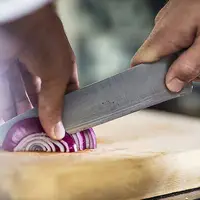 چیکار کنیم پیاز چشم را نسوزاند؟