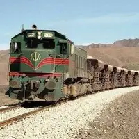 قطار‌های شیراز - تهران در اصفهان توقف می‌کنند