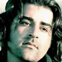 ویدئوی دیده نشده از خوانندگی مهدی یغمائی در خانه دانشجویی بهنام بانی