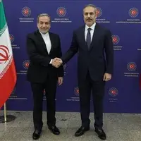 گفت‌وگوی تلفنی عراقچی و فیدان درباره موضوع هسته‌ای ایران