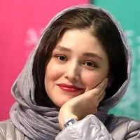 تیپ ناهماهنگ فرشته حسینی در اکران یک فیلم