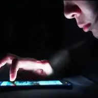 نور آبی و بی‌خوابی
