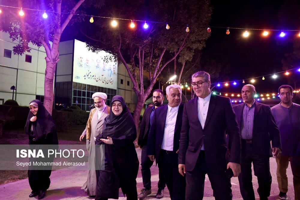 بازدید سخنگوی دولت از نمایشگاه گردشگری و صنایع دستی 