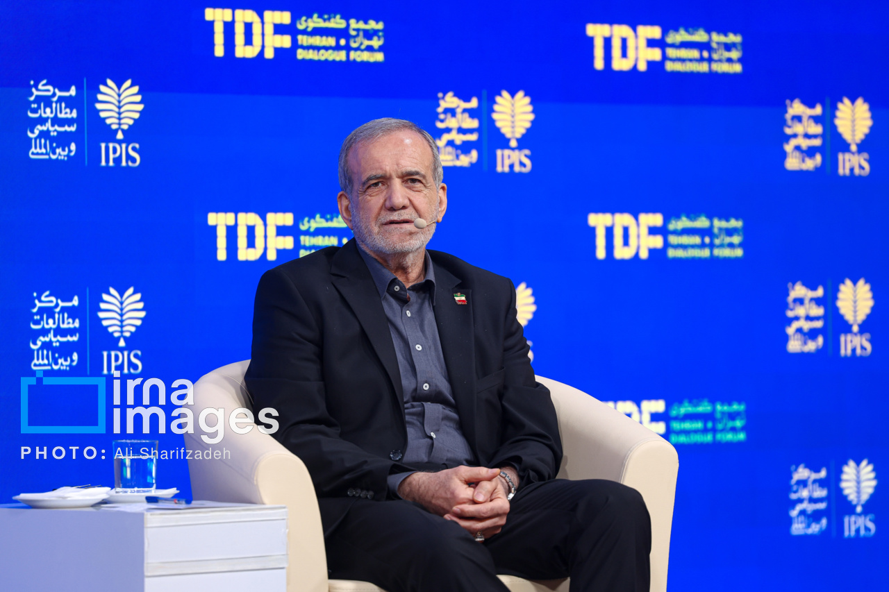 عکس/ آغاز به کار ​​​​​​​«مجمع گفتگوی تهران» با حضور رئیس‌جمهور