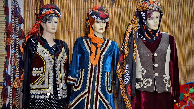 حمایت از طراحان محلی برای توسعه صنعت پوشش ضروری است
