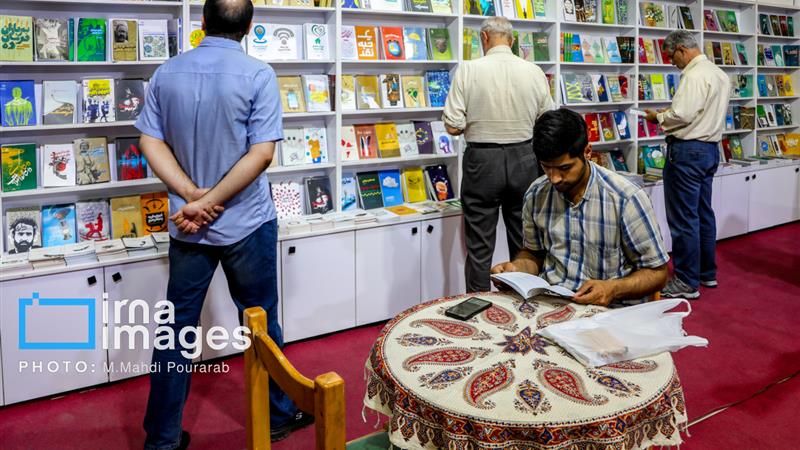 تمدید نمایشگاه کتاب خرمآباد تا ۲ خرداد