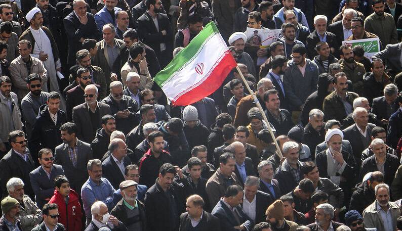 سرمقاله هم میهن/ ملت ماندگار