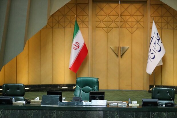 روانبخش: درباره رئیس مجلس هنوز نامزدی به عنوان رقیب قالیباف به صحنه نیامده است