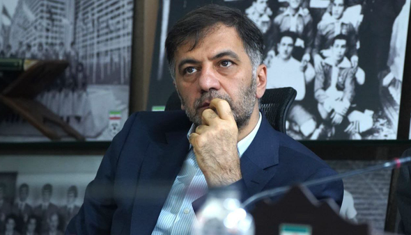 کریمی: چرا باید تیم ملی برای میزبانی در کشور خودمان پول بدهد؟
