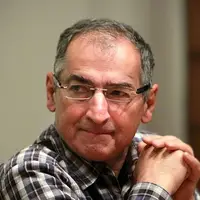 توضیحات زیباکلام درباره دادگاه امروز و حُکم احتمالی؛ قاضی برای ارئه مستندات مهلت داد