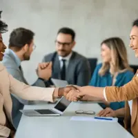 ۲ تعریف و تمجید خطرناک برای سلامت روان