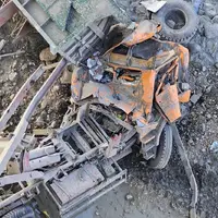 عکس/ فوت راننده خودروی باری بر اثر سقوط از پل در لیشتر
