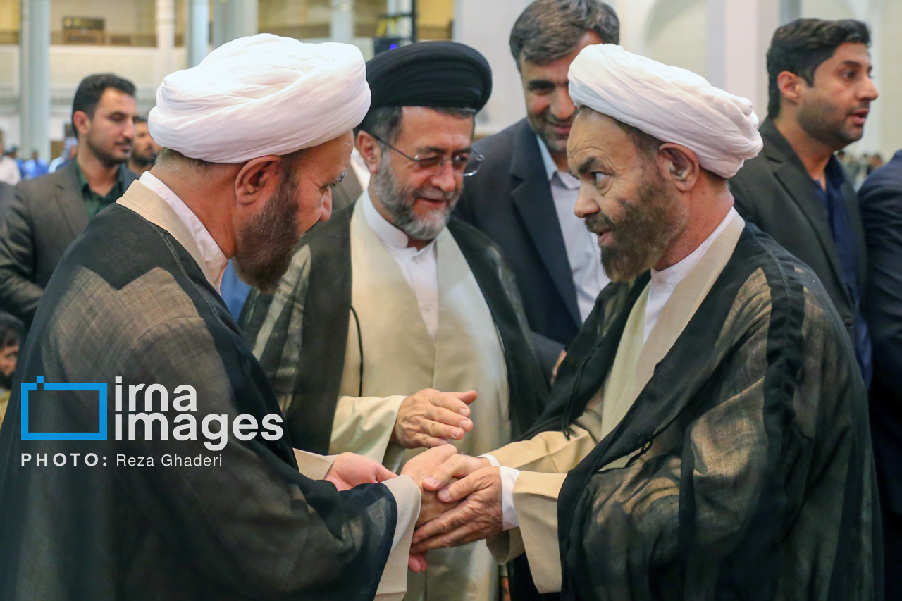 بزرگداشت شهدای خدمت در حرم شاهچراغ(ع)