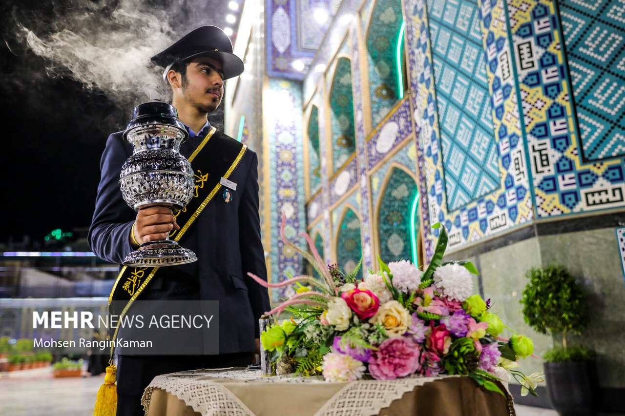  آیین غبارروبی ضریح مطهر آستان مقدس امامزاده صالح (ع)