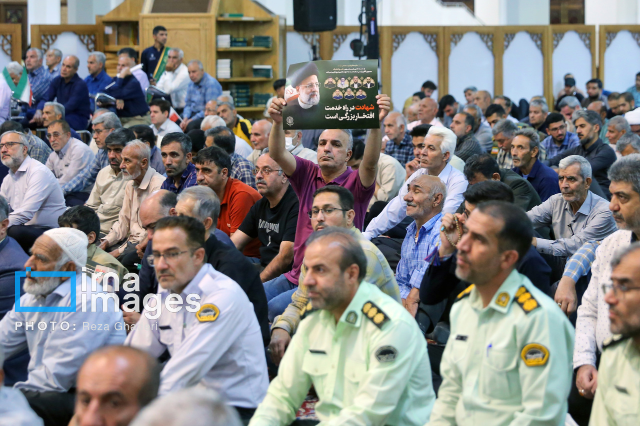 بزرگداشت شهدای خدمت در حرم شاهچراغ(ع)