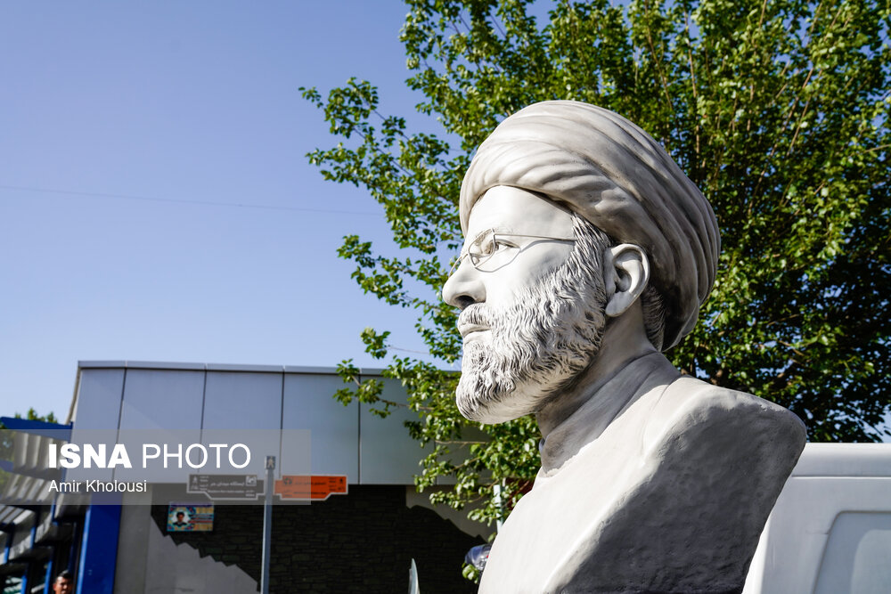 عکس/ رونمایی سردیس شهید رئیسی در میدان پاستور تهران