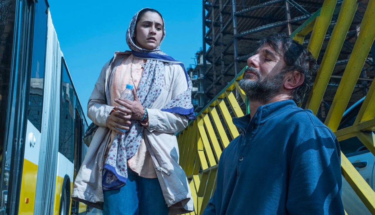 این راه در کنار «دختری با کفشهای کتانی» باز شد