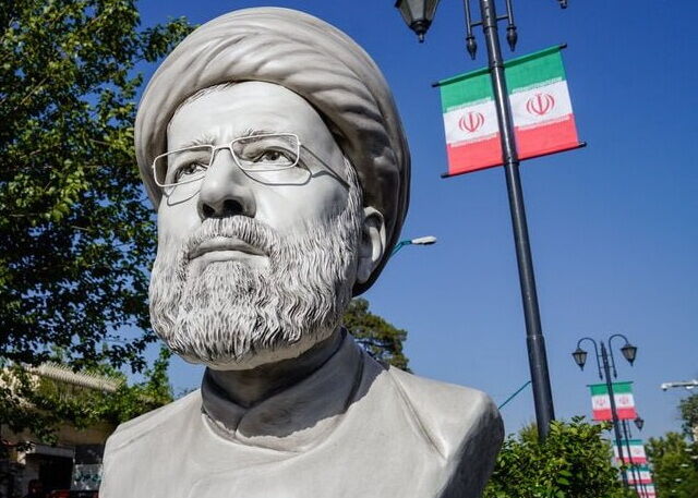 رونمایی از سردیس شهید رئیسی در میدان پاستور تهران
