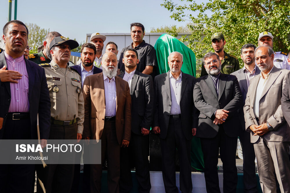 عکس/ رونمایی سردیس شهید رئیسی در میدان پاستور تهران