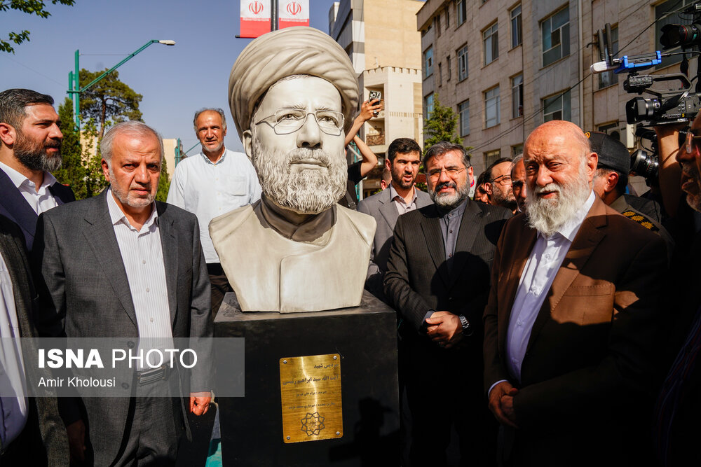عکس/ رونمایی سردیس شهید رئیسی در میدان پاستور تهران