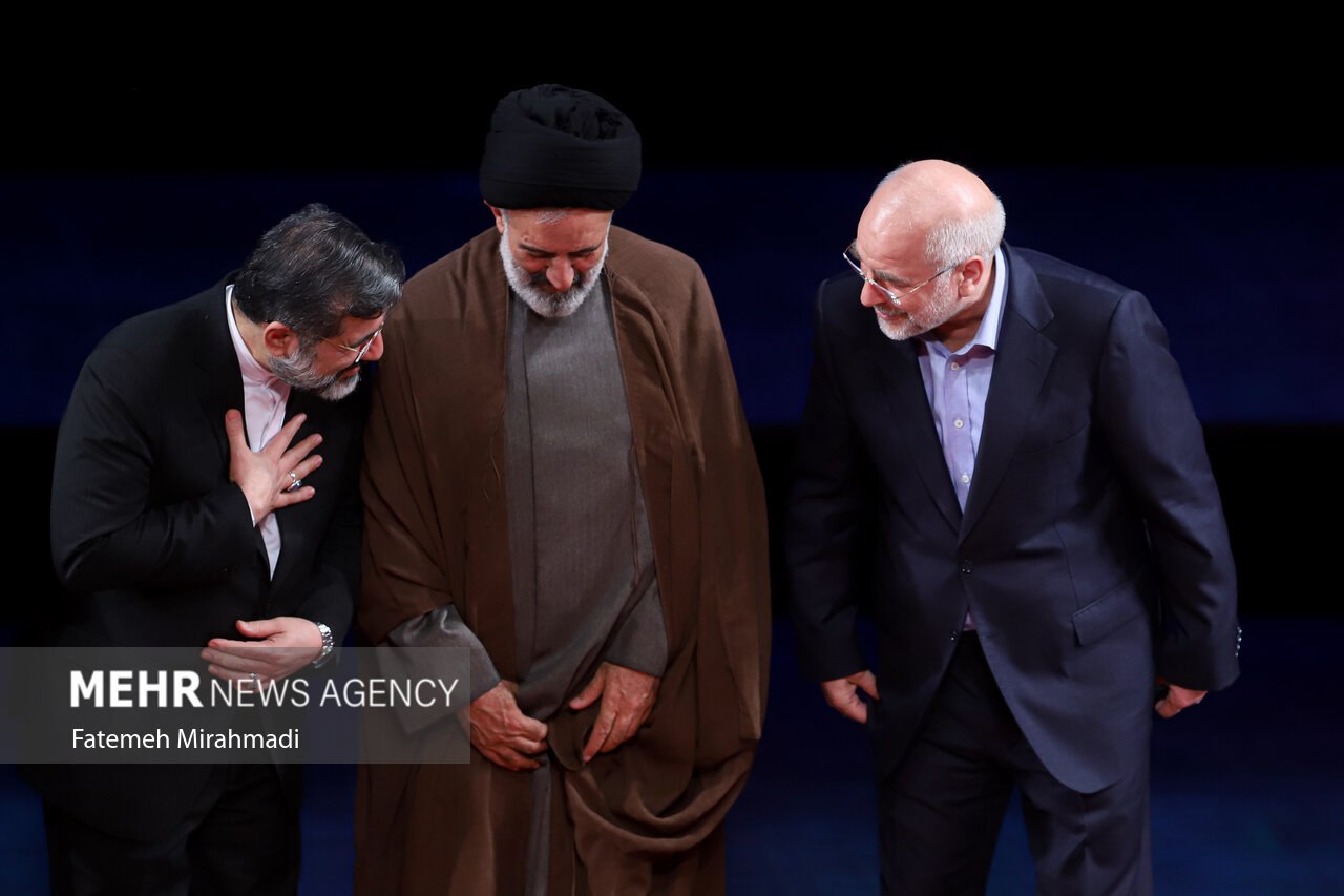 مراسم بزرگداشت شهدای خدمت و رونمایی از سمفونی «روایت پرواز اردیبهشت»