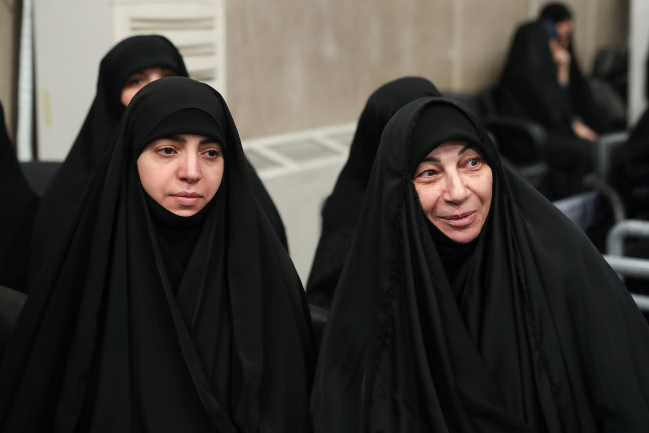  عکس/ حضور فرزندان شهید سید حسن نصرالله در مراسم بزرگداشت شهدای خدمت