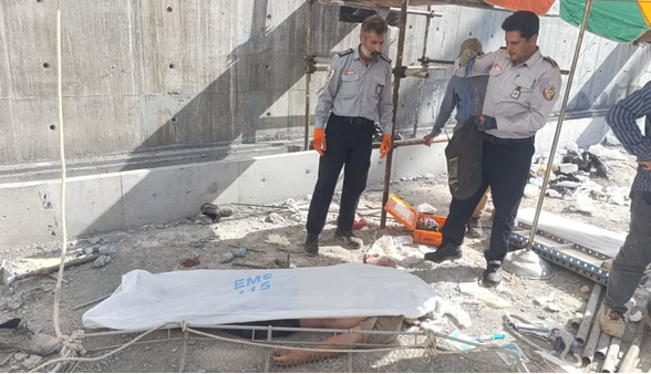 سقوط از ارتفاع جان کارگری را در شهرضا گرفت
