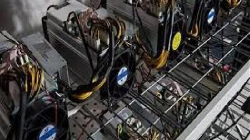 پنج ماینر و ۳ انشعاب غیرقانونی در سروآباد کشف شد