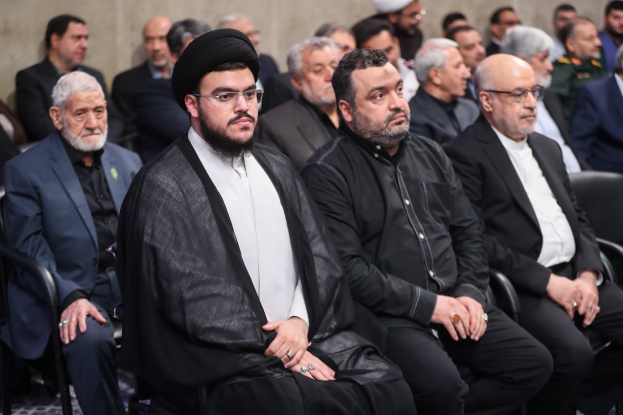  عکس/ حضور فرزندان شهید سید حسن نصرالله در مراسم بزرگداشت شهدای خدمت