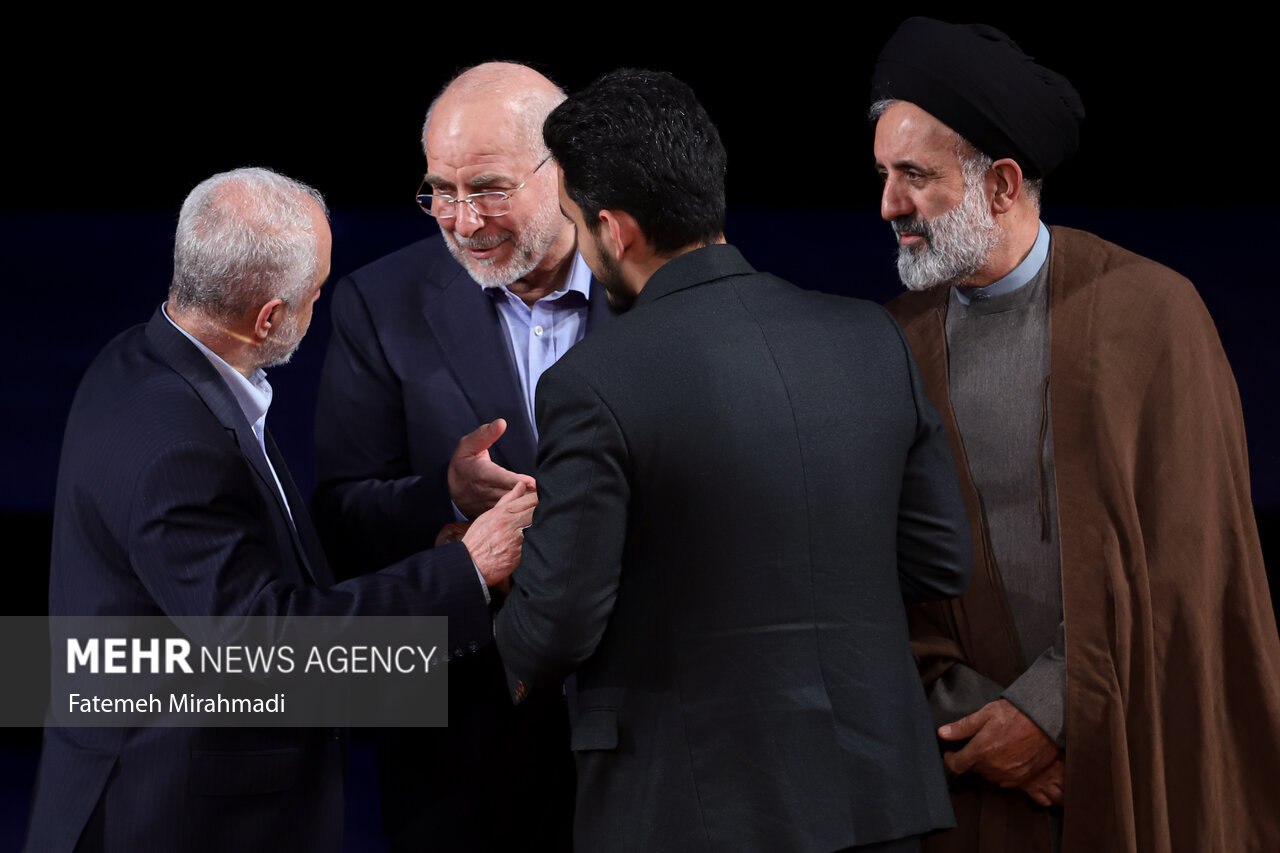 مراسم بزرگداشت شهدای خدمت و رونمایی از سمفونی «روایت پرواز اردیبهشت»