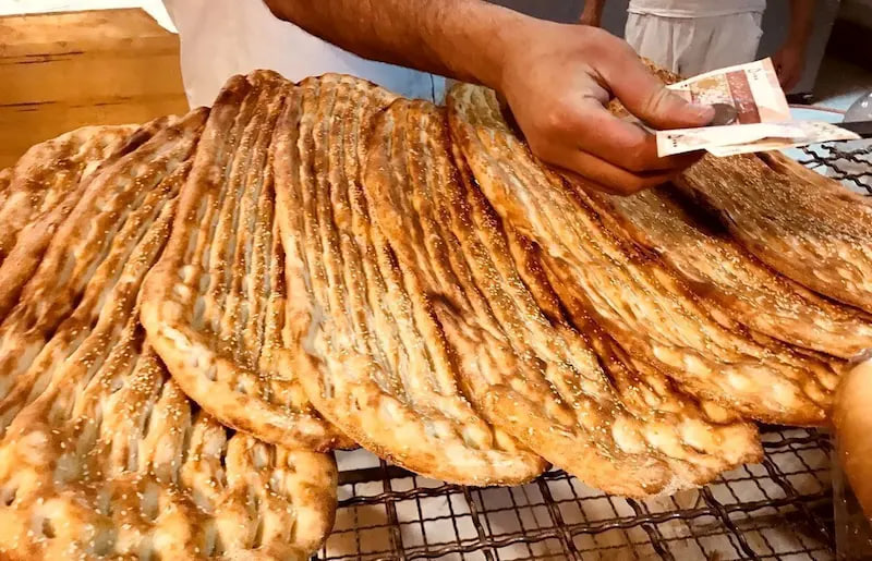 سخنگوی تعزیرات: در هیچ کجای دنیا نان را اجباری به مردم نمی‌فروشند