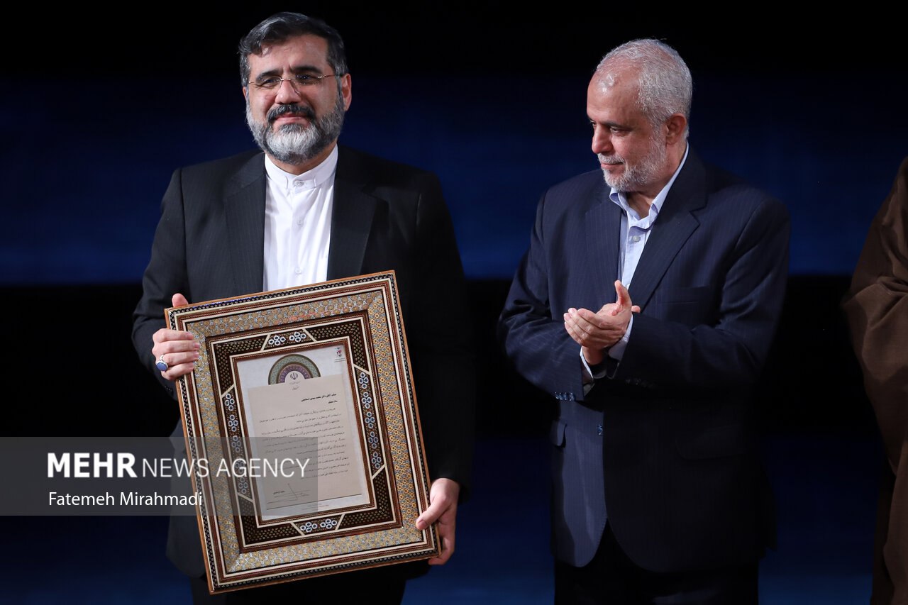 مراسم بزرگداشت شهدای خدمت و رونمایی از سمفونی «روایت پرواز اردیبهشت»