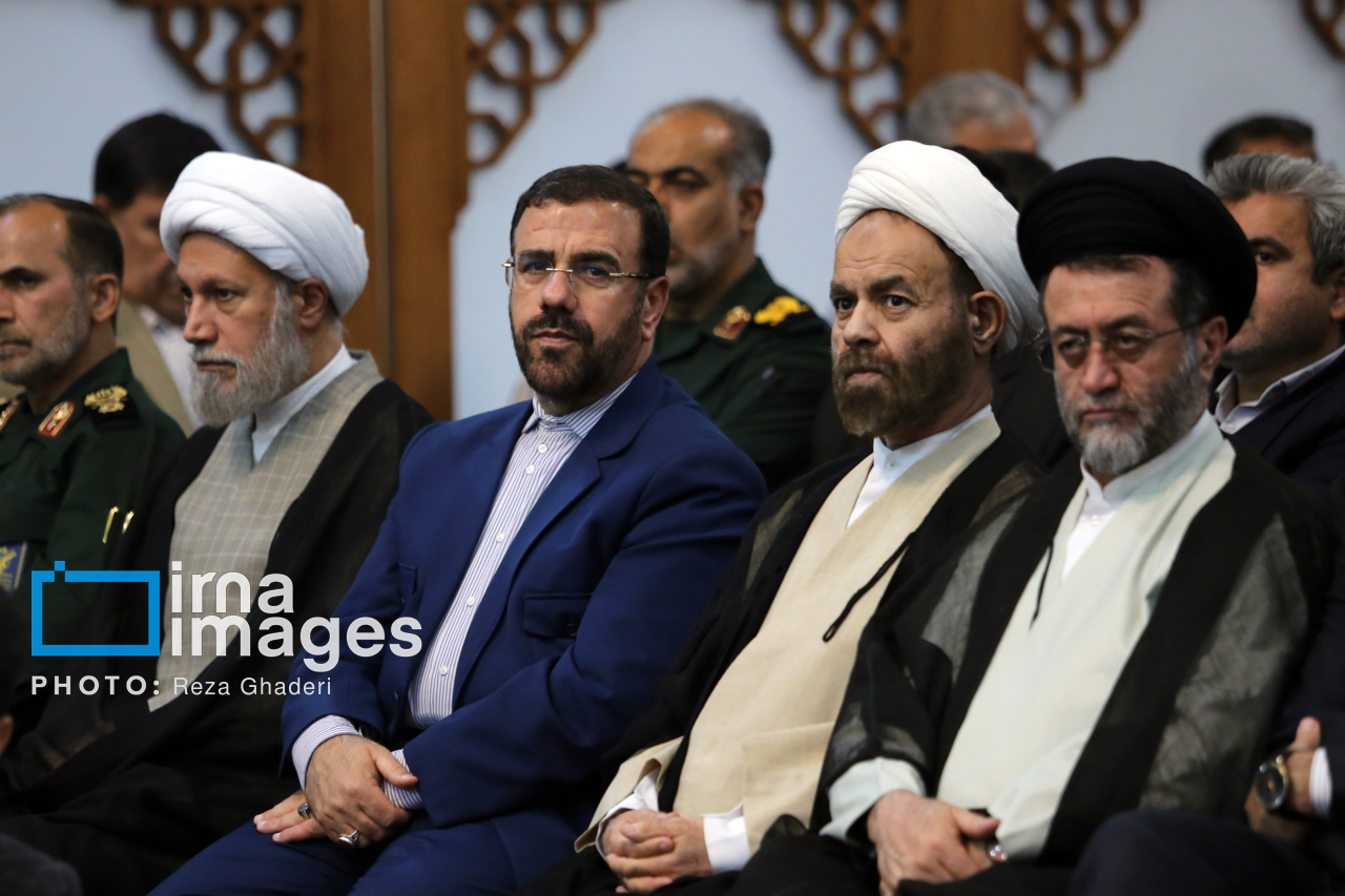 بزرگداشت شهدای خدمت در حرم شاهچراغ(ع)