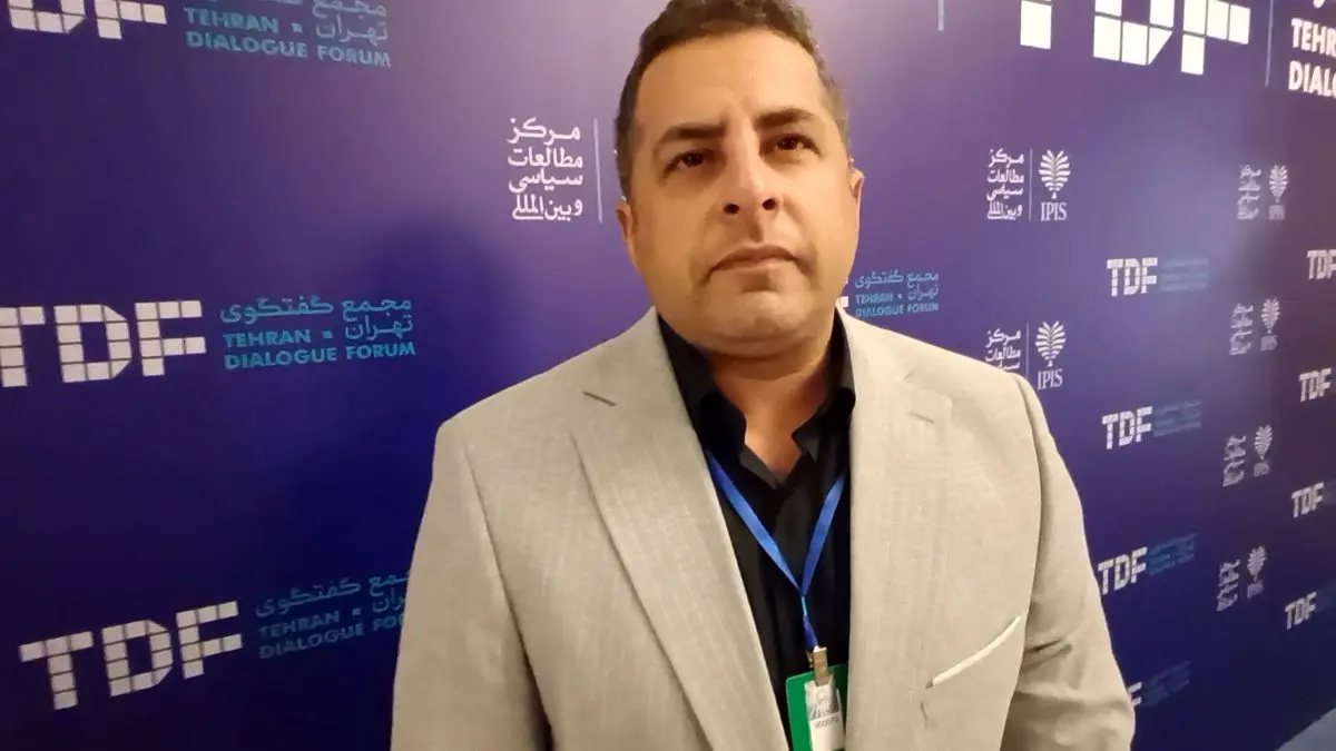 رضا نصری: مواضع متناقض آمریکا دست و پای خودشان را در مذاکرات می‌بندد
