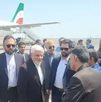 معاون اول رئیس‌جمهور وارد بندرعباس شد