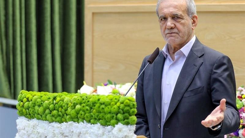 پزشکیان: تلاش کردیم حضور دانشمندان برای حل مشکلات ممکن شود