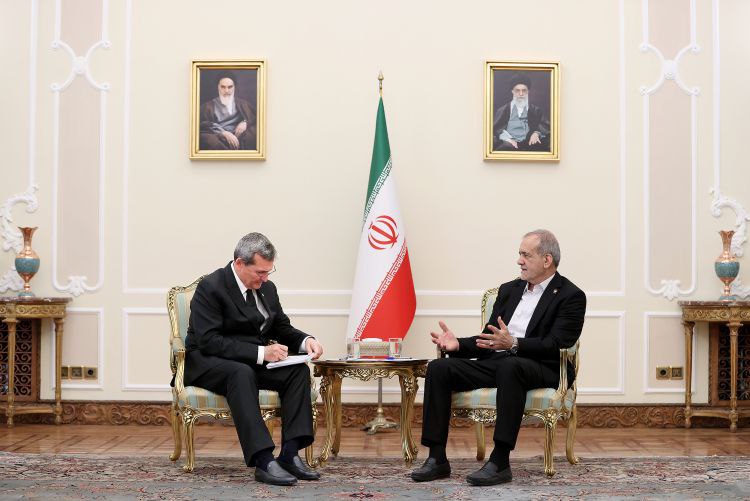 عکس/ دیدار وزیر خارجه ترکمنستان با رئیس جمهور 