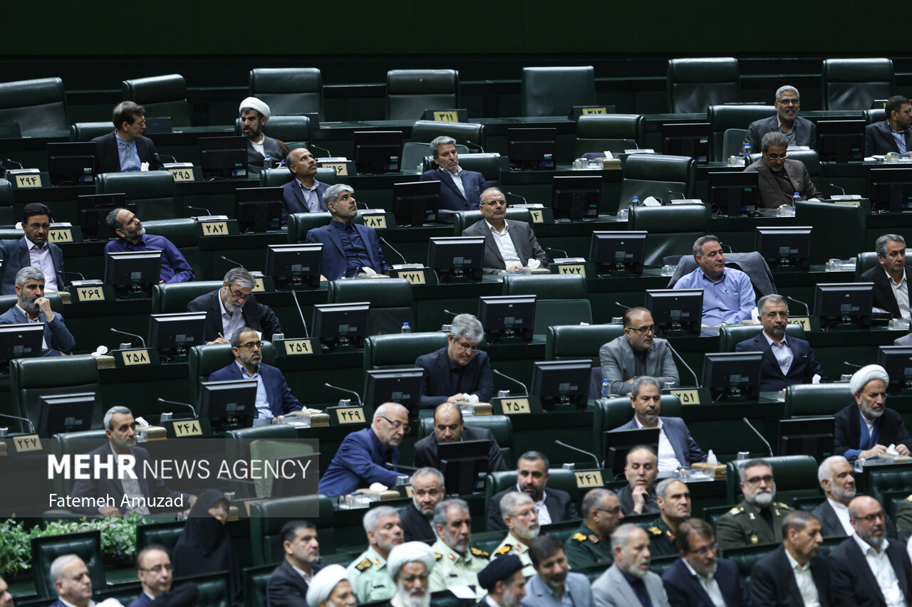 عکس/ مراسم بزرگداشت شهدای خدمت در مجلس شورای اسلامی