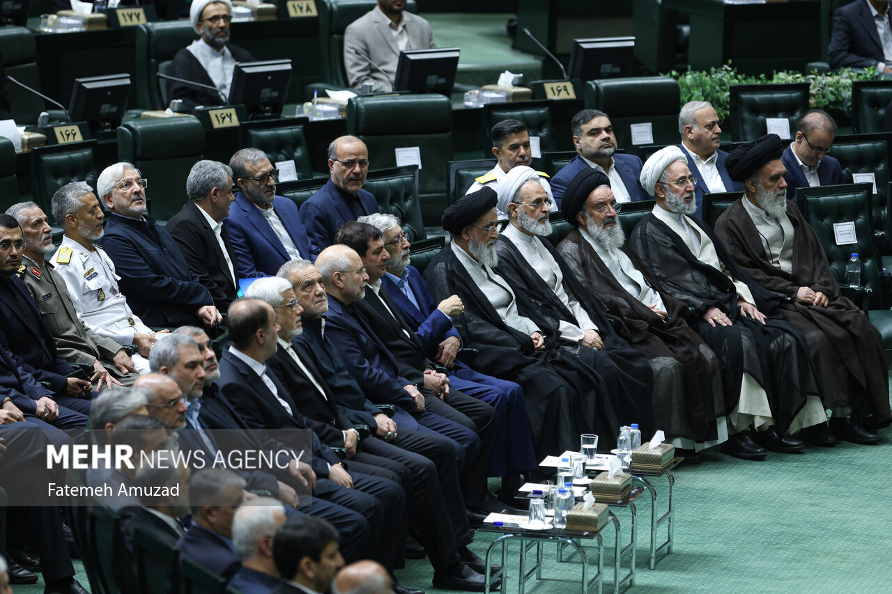عکس/ مراسم بزرگداشت شهدای خدمت در مجلس شورای اسلامی