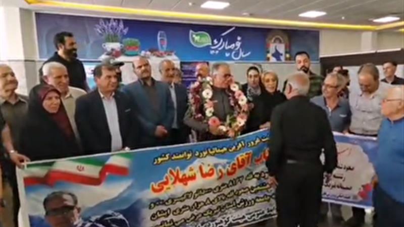 بازگشت رضا شهلایی کوهنورد کرمانشاهی پس از صعود موفقیتآمیز به قله دائولاگیری