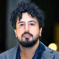 واکنش  بامزه مهرداد صدیقیان به پخش تکراری یک موسیقی