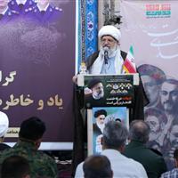 ملت ایران با احیای اسلام دشمنان را رسوا کرد