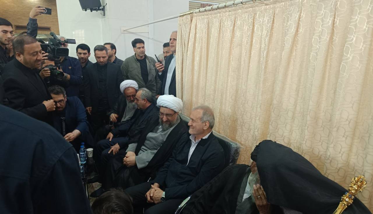 حضور رئیس جمهور در مراسم گرامیداشت سالگرد شهدای خدمت در تبریز