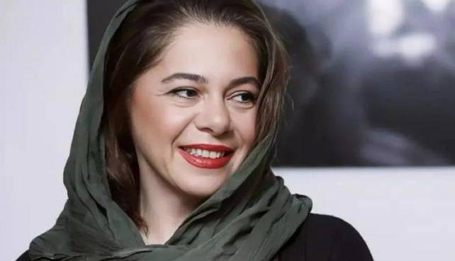 تصویر زیرخاکی از مستانه مهاجر، در آغوش بازیگر معروف فرانسوی
