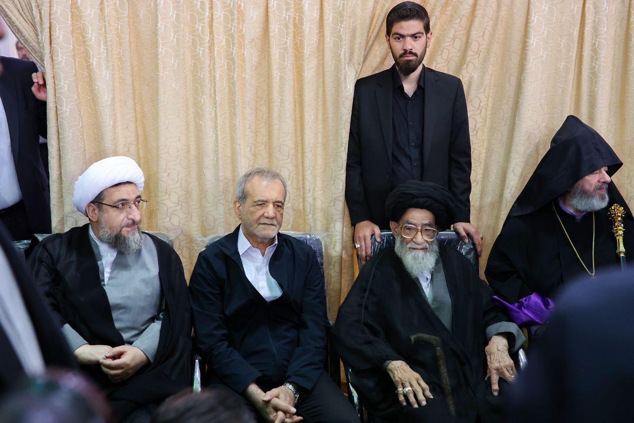 عکس/ مراسم سالگرد شهدای خدمت در مصلای تبریز