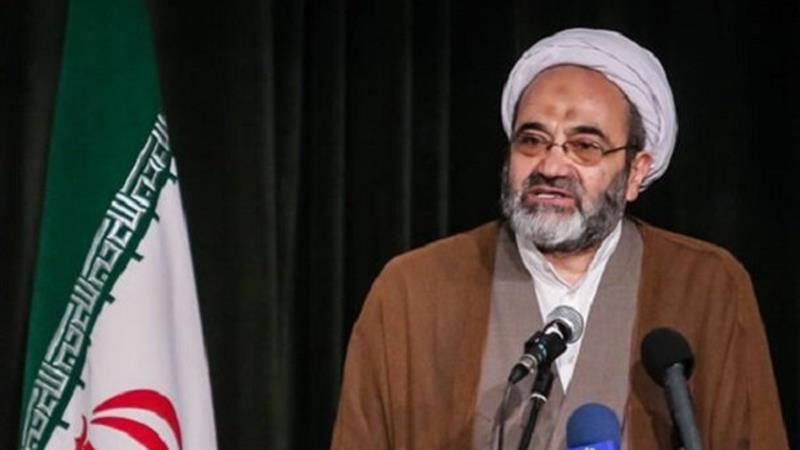 حلقههای میانی عنصر اساسی برای جامعهپردازی و خودسازی است