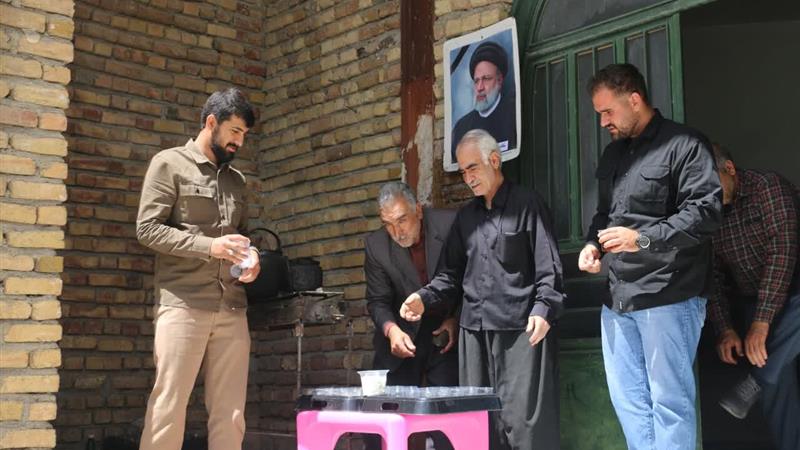 ایستگاههای صلواتی به یاد شهید رئیسی در کامیاران برپا شد