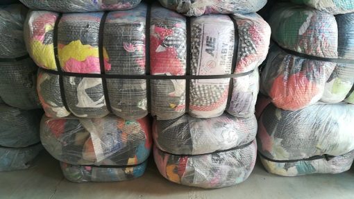 ضبط ۶ گونی البسه قاچاق تاناکورا در مهاباد