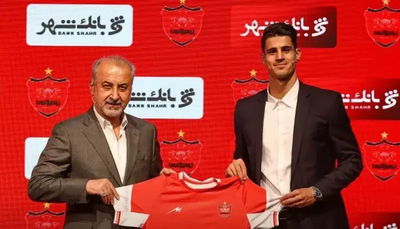 دست پیام نیازمند روی پیراهن دوم بیرانوند!